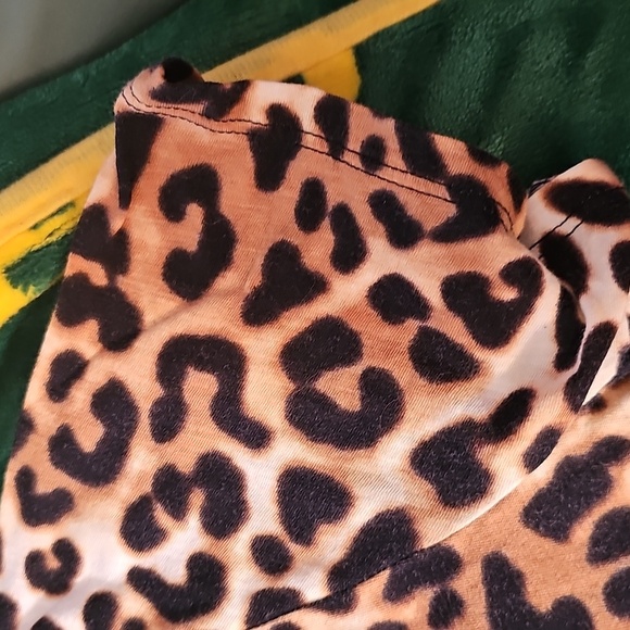 PINK VS Leopard Shirt Size M - Picture 3 of 3